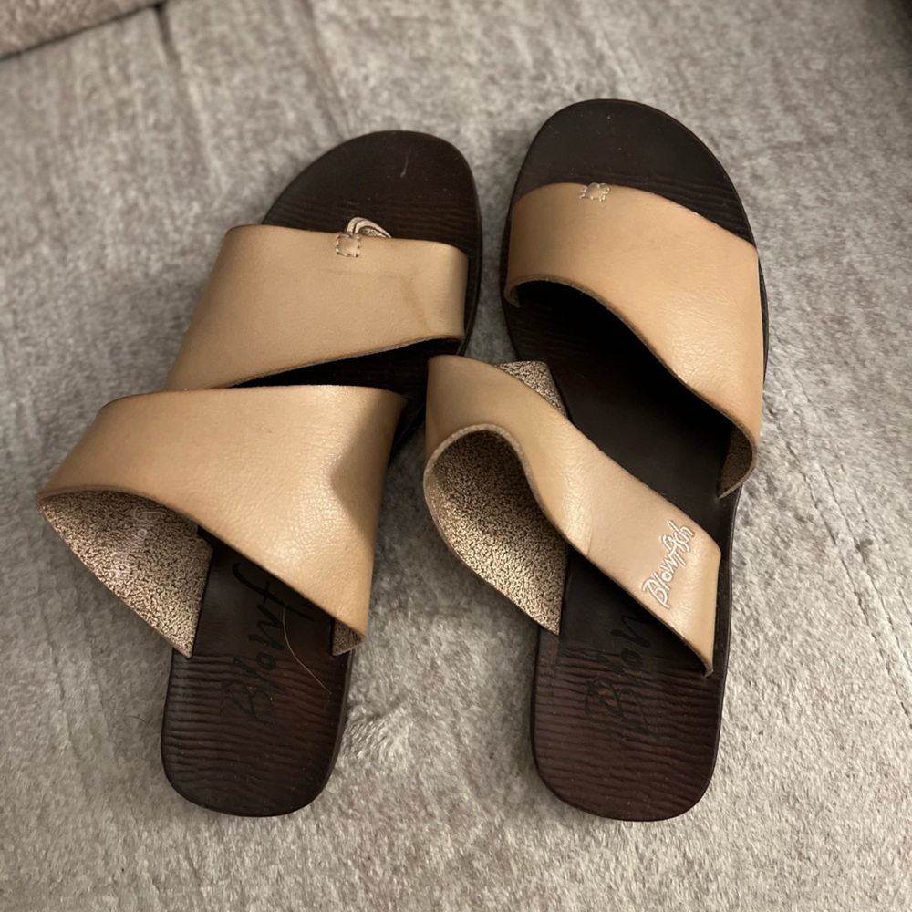 Blowfish Malibu Women’s Deel Flat Sandal